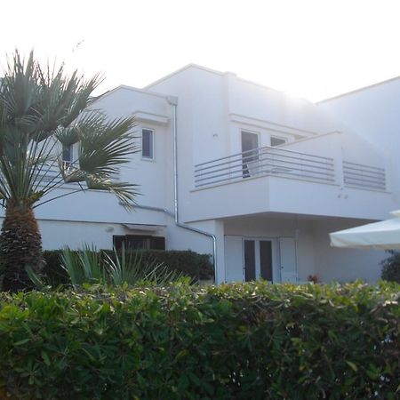 B&B Villa Cinzia Torre Santa Sabina Bagian luar foto