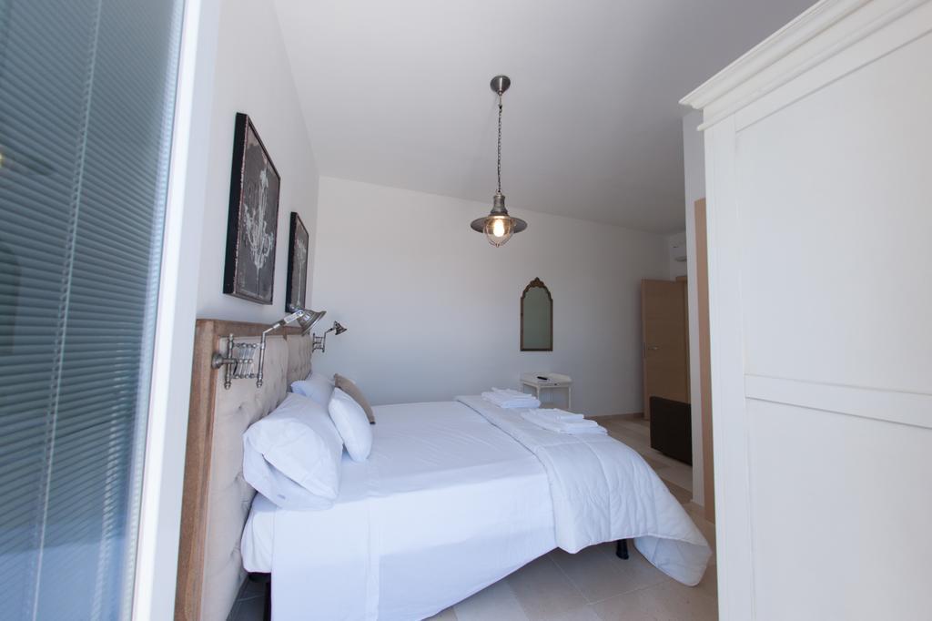 B&B Villa Cinzia Torre Santa Sabina Bagian luar foto